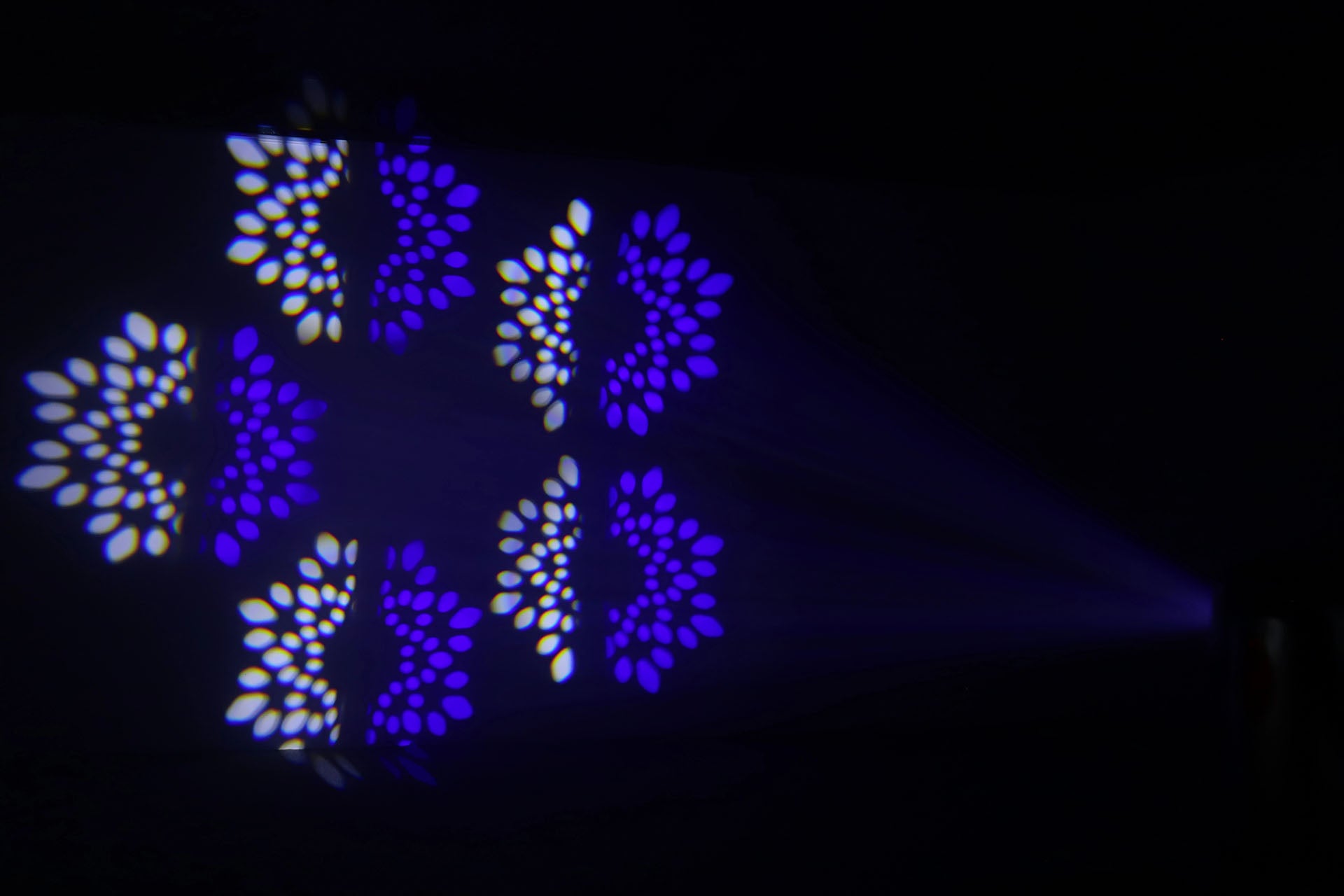 2x150W Moving Heads 2-FX-in-1