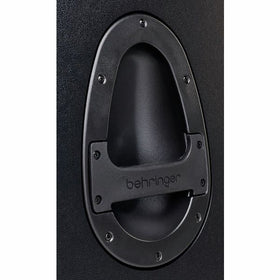 Bärhandtag på sidan av Behringer B1800XP subwoofer.
